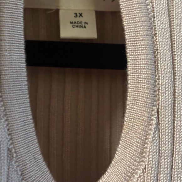 Chic Ribbed Knit Top - Neutral - Picture 4 of 5